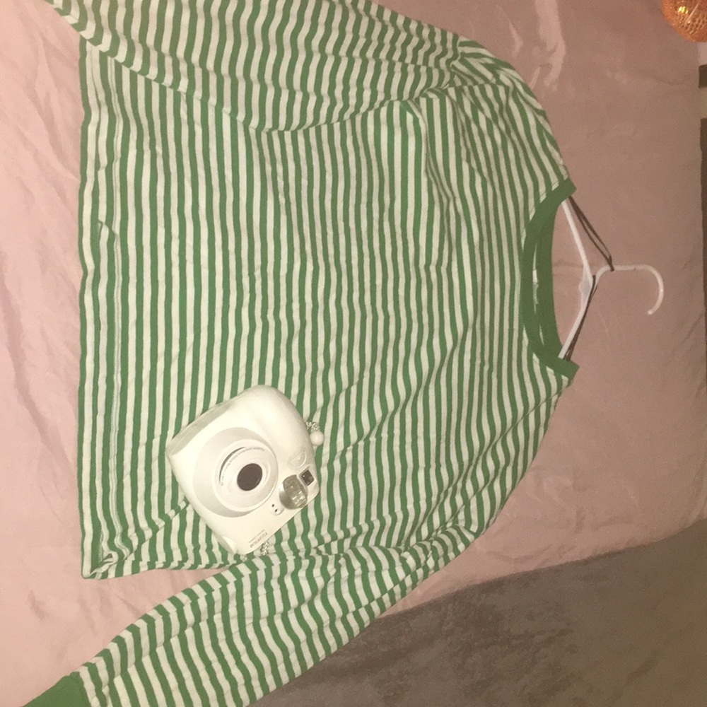 This vintage looking striped long sleeve💚